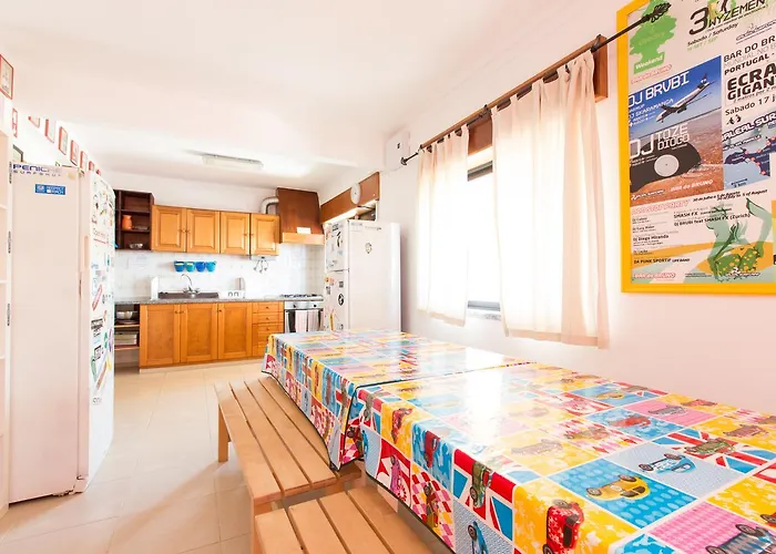 Hostel Baleal Surf Camp - 1 *