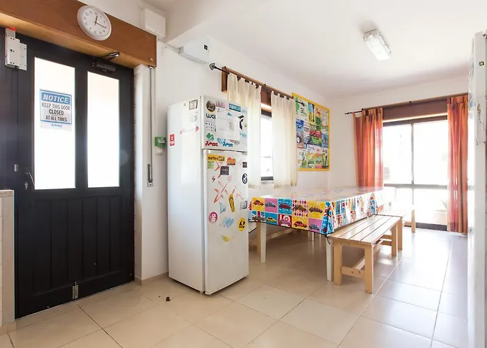 Hostel Baleal Surf Camp - 1 *